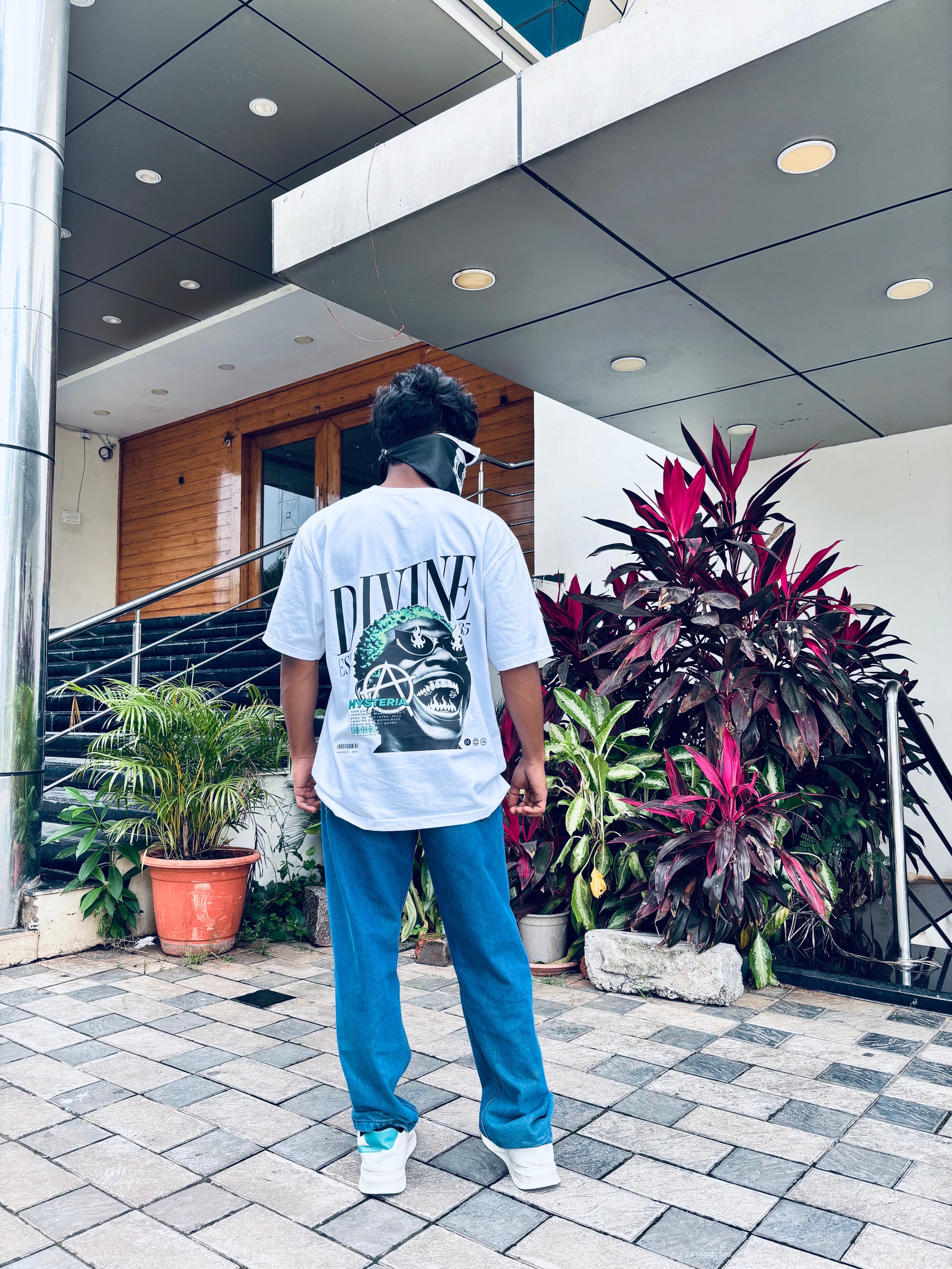 Trapped with Money Oversized Unisex Tee – Premium Fit