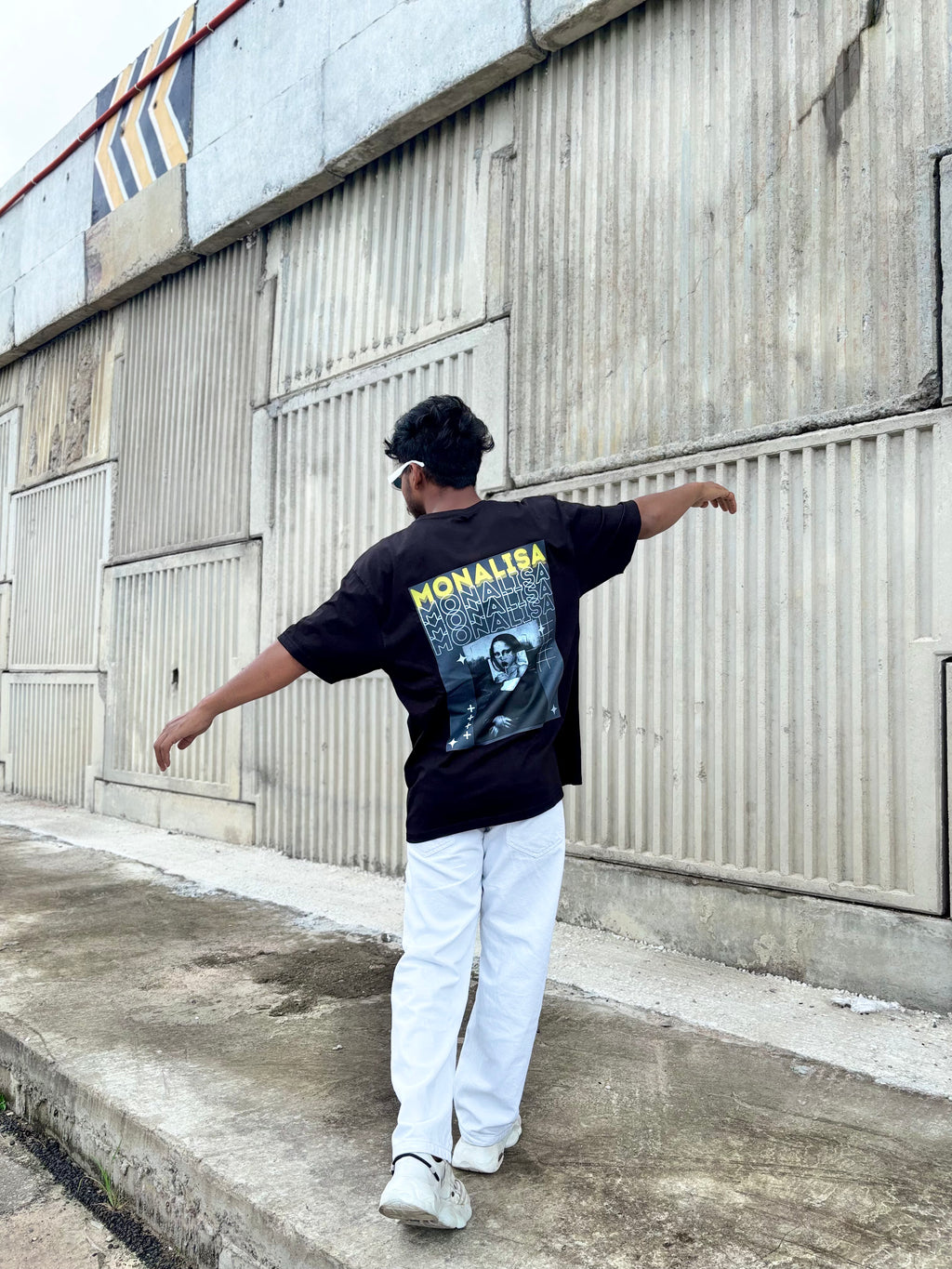 Monalisa Oversized Unisex Tee – Art Edition